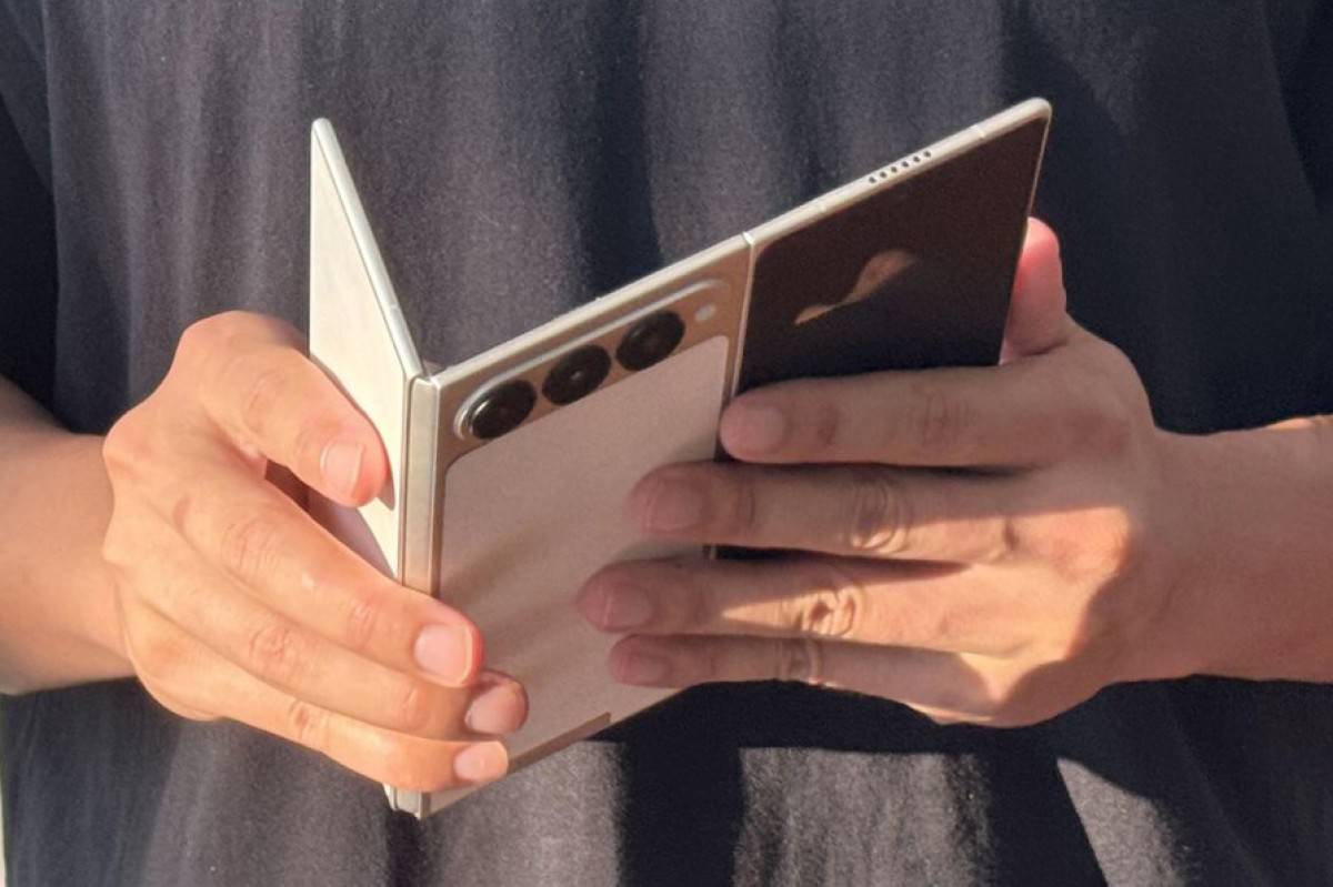 Phantom Ultimate G Fold: Smartphone Lipat Tiga Tecno yang Siap Mengubah Peta Persaingan Foldable Dunia
