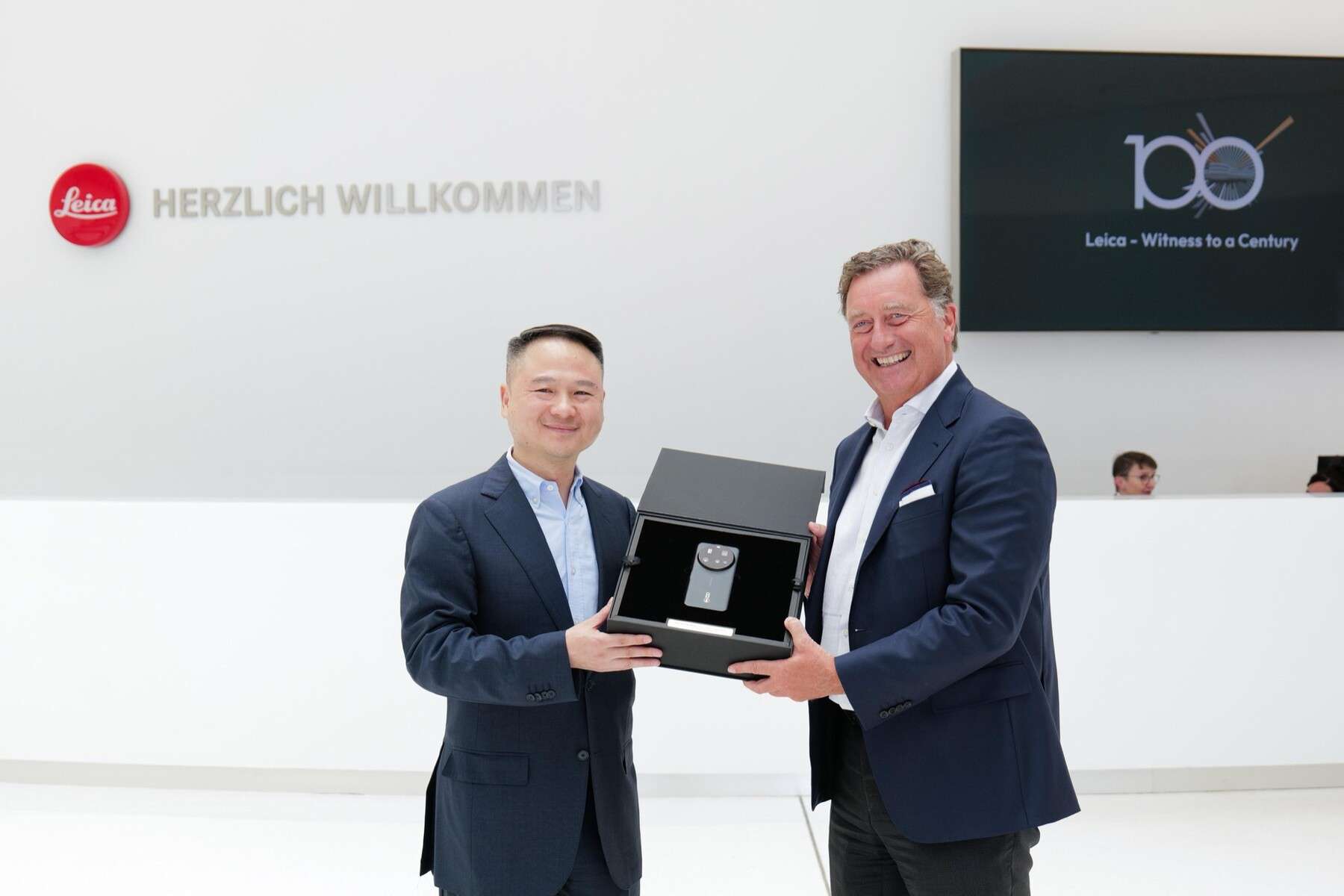 Xiaomi dan Leica Kukuhkan Kolaborasi Lewat Xiaomi 15 Ultra Edisi 100 Tahun Leica